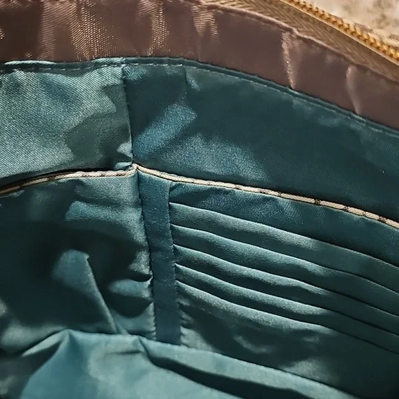 Travelon Crossbody Bag Like New Condition - Picture 11 of 13